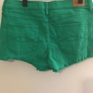 Abercrombie & Fitch mid rise shorts